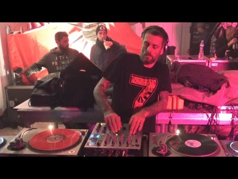 Manu le Malin RAVE ON THE DEAD 2