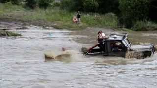 preview picture of video 'Hellowisko 2013 - Próba jazdy na stopach po wodzie - Winów poligon HD'