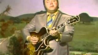 Roy Clark - Only Daddy That Will Walk The Line