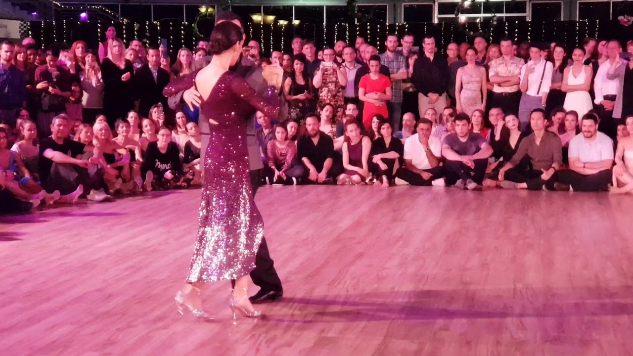 Sercan Yigit e Zeynep Aktar   - 4/5