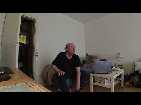 MongoTV_9685 - Cykler Til LIDL Søndag Aften - Sælger Flasker - Køber CHIPS og SLIK