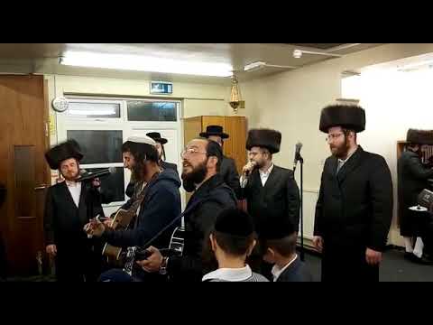 Watch Shmulik Frank, Zemiros Choir New Song "Vchisei Dovid"