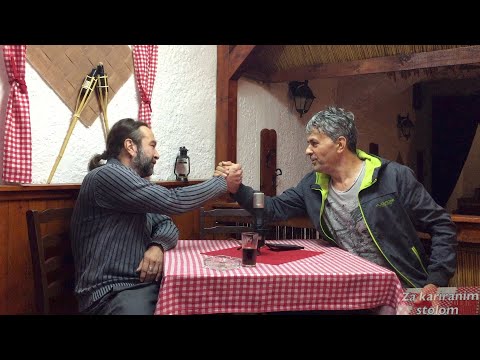 Za kariranim stolom - Aleksandaar Sasa Ristic