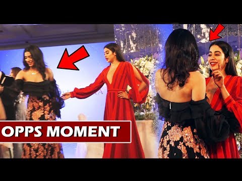 Jhanvi Kapoor ने बचाया बहन Khushi Kapoor को OPPS मोमेंट से - Manish Malhotra के Festive शो पर