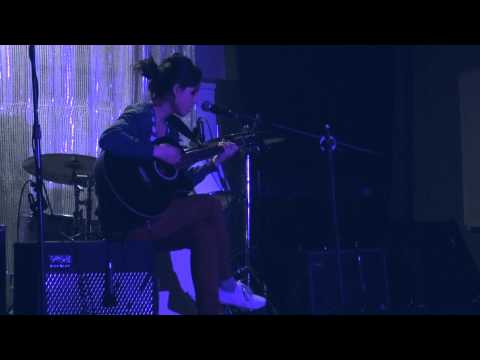 Pía Valentina - Otoño Matón [En Vivo en Club Social de San Carlos]