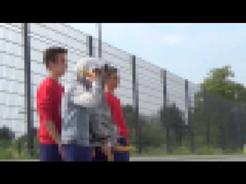 Die U15 der Sportfreunde Troisdorf 05 sagt "Nein zu Rassismus !"