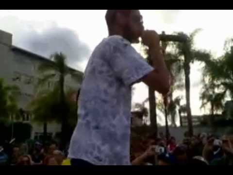 Max BO e Emicida [Memorial da América Latina 2009] - Freestyle (094)