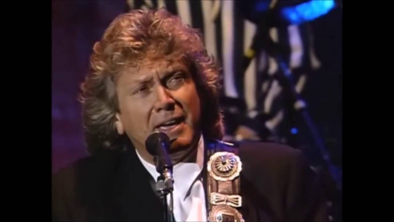 Moody Blues Live at Red Rocks 1992 - Isn't life strange - YouTube