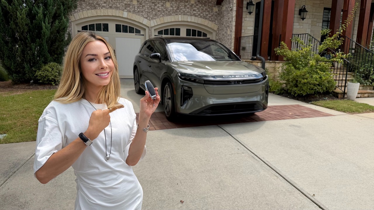 A 2027 Lucid Gravity Grand Touring in Aurora Green at delivery