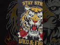 REMERA OVER ESTAMPADA STAY STRONG