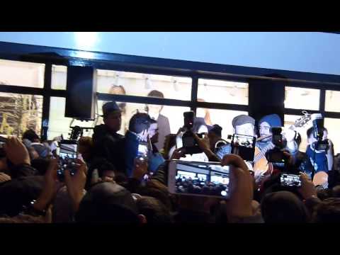 Gavin James, Hozier, Glen Hansard, The Coronas, Gabrielle Aplin, Mundy and friends busking at Dublin