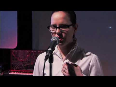 16 - Venus Hum live - Bella Luna.avi