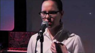 16 - Venus Hum live - Bella Luna.avi