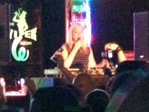 DJ Colette - When the Music's Loud (Live) @ Viper Room, Los Angeles