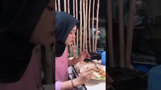 Download lagu Story halu mentahan videoin ayang makan #storyhalu #shorts #shortsvideo mp3
