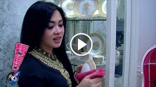 Download lagu Ditinggal 12 Pembantu, Syahrini Bersih Rumah Sendiri - Cumicam mp3