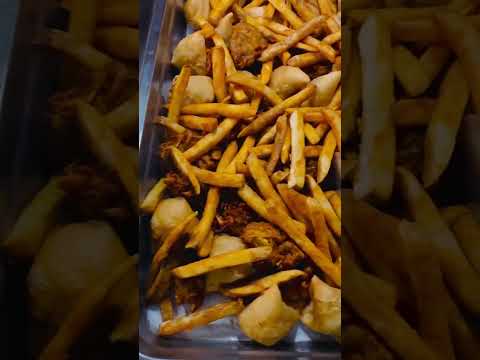 Inside Our Daily Indian Lunch Buffet thumbnail