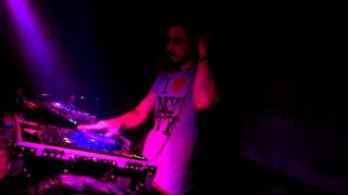Shane Watcha@TechnoTherapy with Pig&Dan28.04.2011.MOV