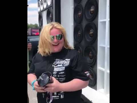 REAÇÃO DOS GRINGOS AO SENTIR A PRESSÃO DO SOM AUTOMOTIVO BRASILEIRO