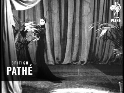 Women Modelling (1920-1930)