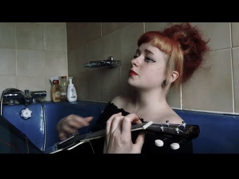 Elle Ne Maime Pas - Abbey Glover