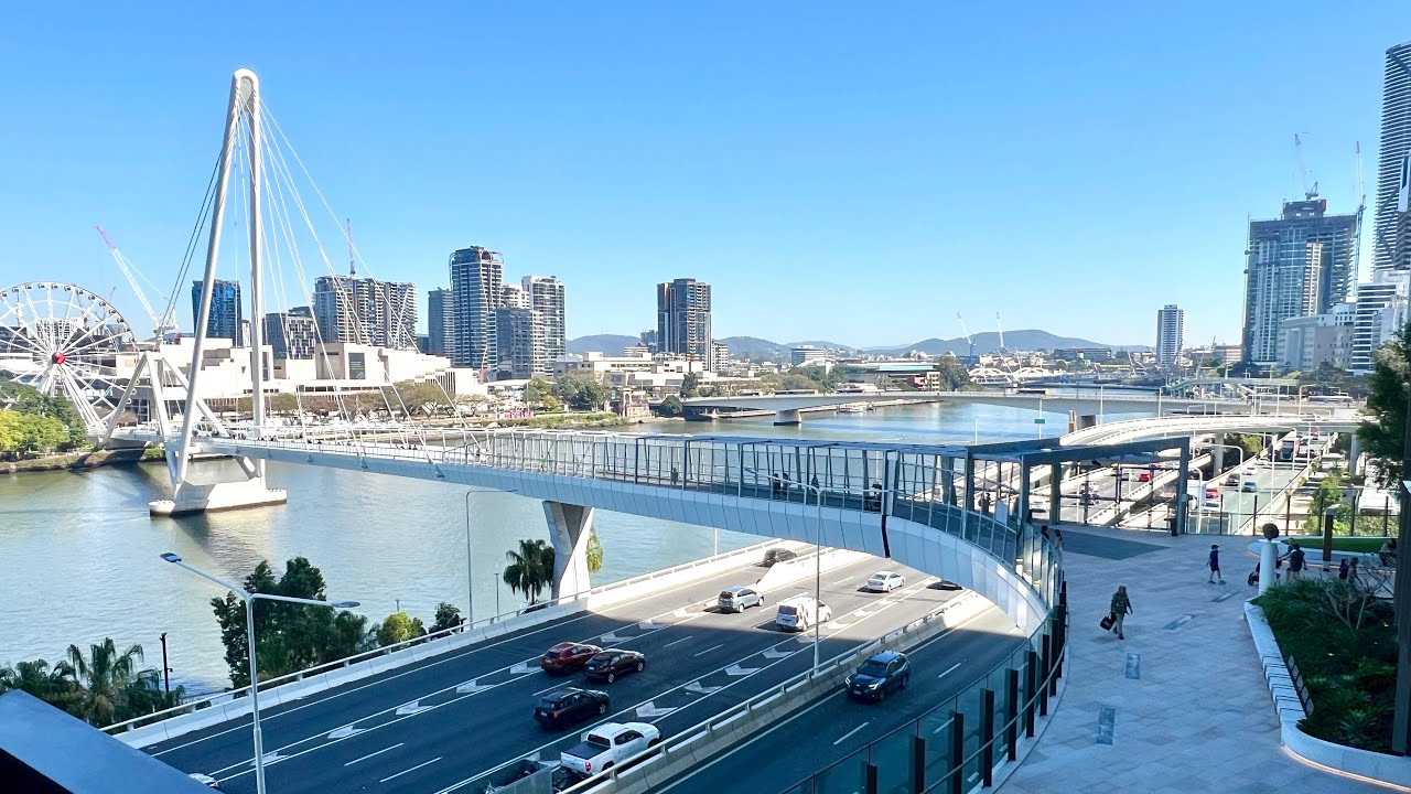 Experience the panoramic glimpse of Neville Bonner Bridge.