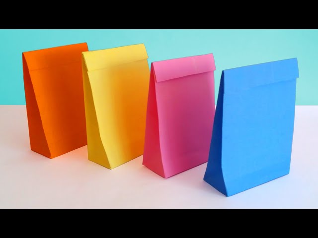 Vídeo relacionado con Bolsas de regalo medianas blancas, 2 bolsas de regalo con 4 hojas de papel de seda y 2 tarjetas de felicitación, para cumpleaños, fiestas, bodas, San Valentín, recuerdos, paquetes de regalo