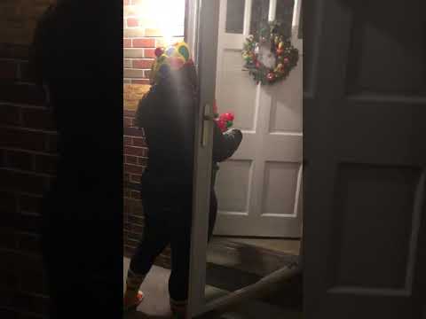 Sing-a-gram “ Give me my flowers, while I yet live” with Clown-NA-Round with Quita