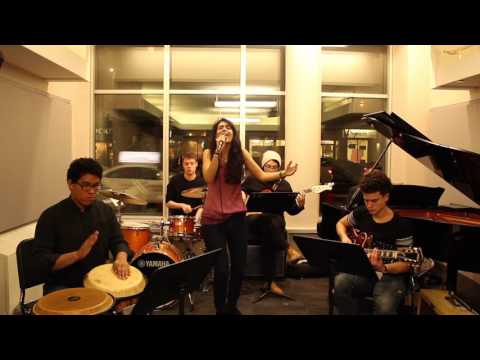 Vestida de nit - Mar Fayos