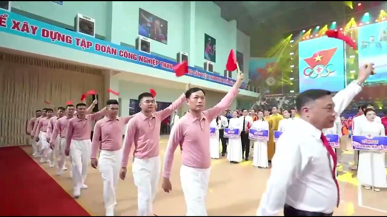 Tổng công ty Công nghiệp mỏ Việt Bắc diễu hành tại Lễ khai mạc Đại hội Thể dục thể thao TKV lần thứ III năm 2026