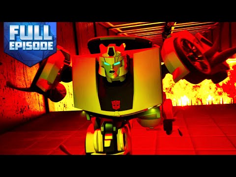 Bumblebee's LAVA ESCAPE! | Transformers: CYBERWORLD | E10 | Transformers Official