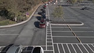 Hunderte stehen Schlange für Lebensmittelhilfe: Einfrieren der SNAP-Mittel in den USA rückt näher