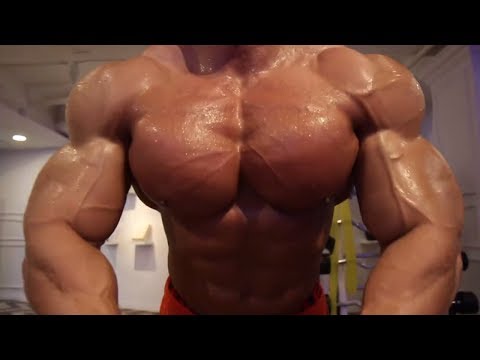Gigantic Korean Muscles | Hwang Chul Soon Musclemania Bodybuilder