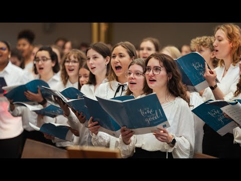 Pfingsten 2025: Junger Chor singt "Mache dich mein Geist bereit"