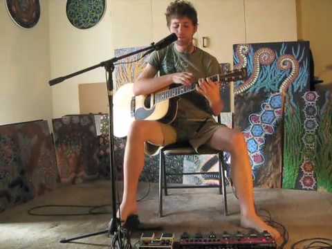 Michael Garfield's Acoustic Tapping, Looping, FX Wizardry - You Don't Have To Move