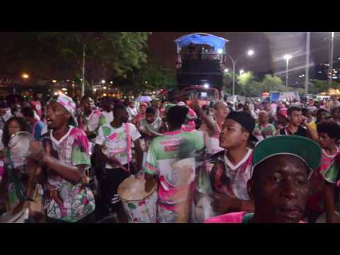 Mangueira 2017 - Por dentro da bateria