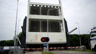 preview picture of video 'Brugopening Brug Zeesluis Delfzijl'