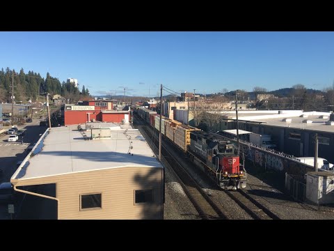 UP 1124 ex-Southern Pacific GP60 Weyerhaeuser Local at Eugene, OR.