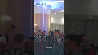 Download lagu KANG DEDI 'CUEKIN' Ono Surono! Pilih Ngobrol Santai dan OGAH Berikan Salaman mp3