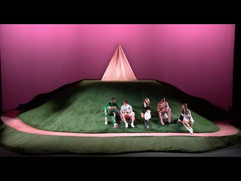 GCDS #ONCEUPONGCDS FW18-19 FULL SHOW