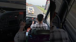 Extremely aggressive volvo bus driving😲 Close overatkings by experienced driver🙌👏#shorts #volvo #bus