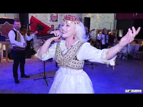 IRIS BEGA dhe Orkestra e Ansamblit te kengeve dhe valleve  ne Shoqaten "SOFRA TIRANSE " ne Greqi