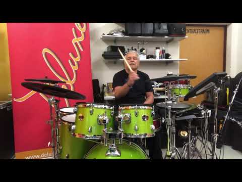 Move - With Loops and E-Drums