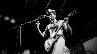 KeZiAh JoNeS  "Garan Garan"  Live