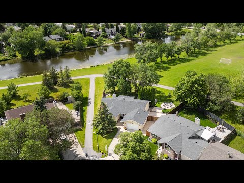 43 Lake Island Crescent - Spectacular Home for Sale - Winnipeg Real Estate