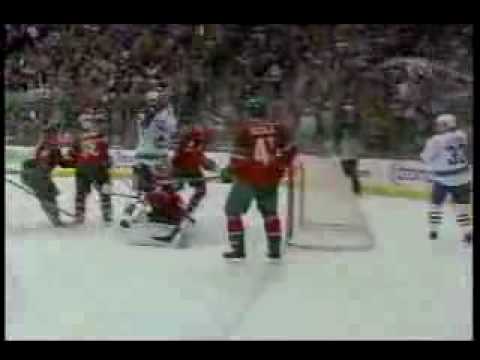 Daniel Sedin scores the overtime winner vs. Minnesota