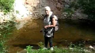 preview picture of video 'Норы на высоком берегу речки Рауна.'