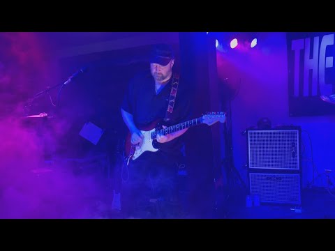 Comfortably Numb Solo by Jon-Michael Engard of The Proper Villains