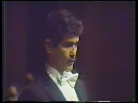 JUSTINO DIAZ SINGS "SCINTILLE DIAMANTI" FROM "HOFFMANN"