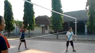 preview picture of video 'Training Spike VolleyBall Kutamanggu Junior'